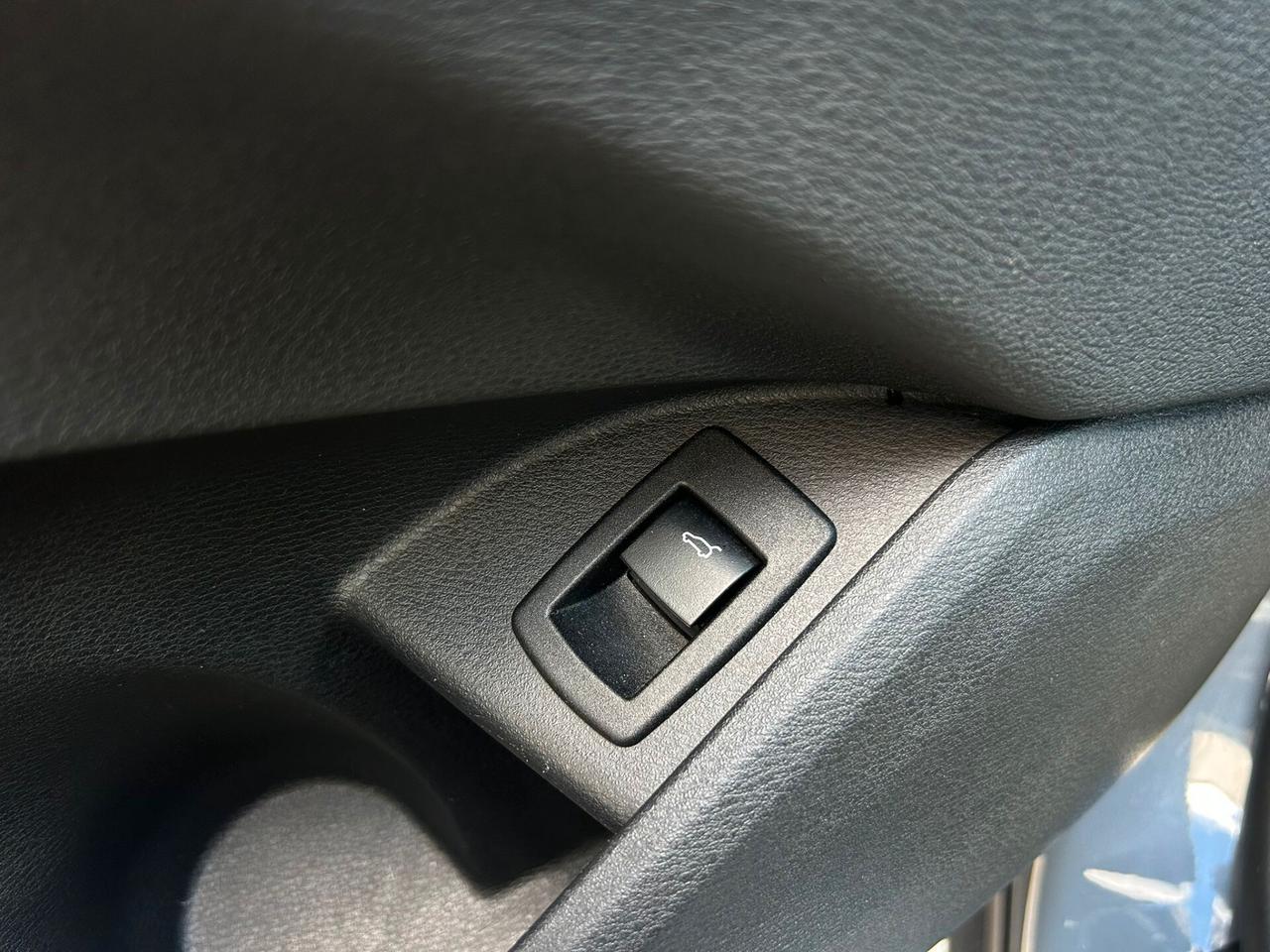 Bmw X1 18d SDRIVE XLINE AUTOM TETTO/LED/PELLE-2020