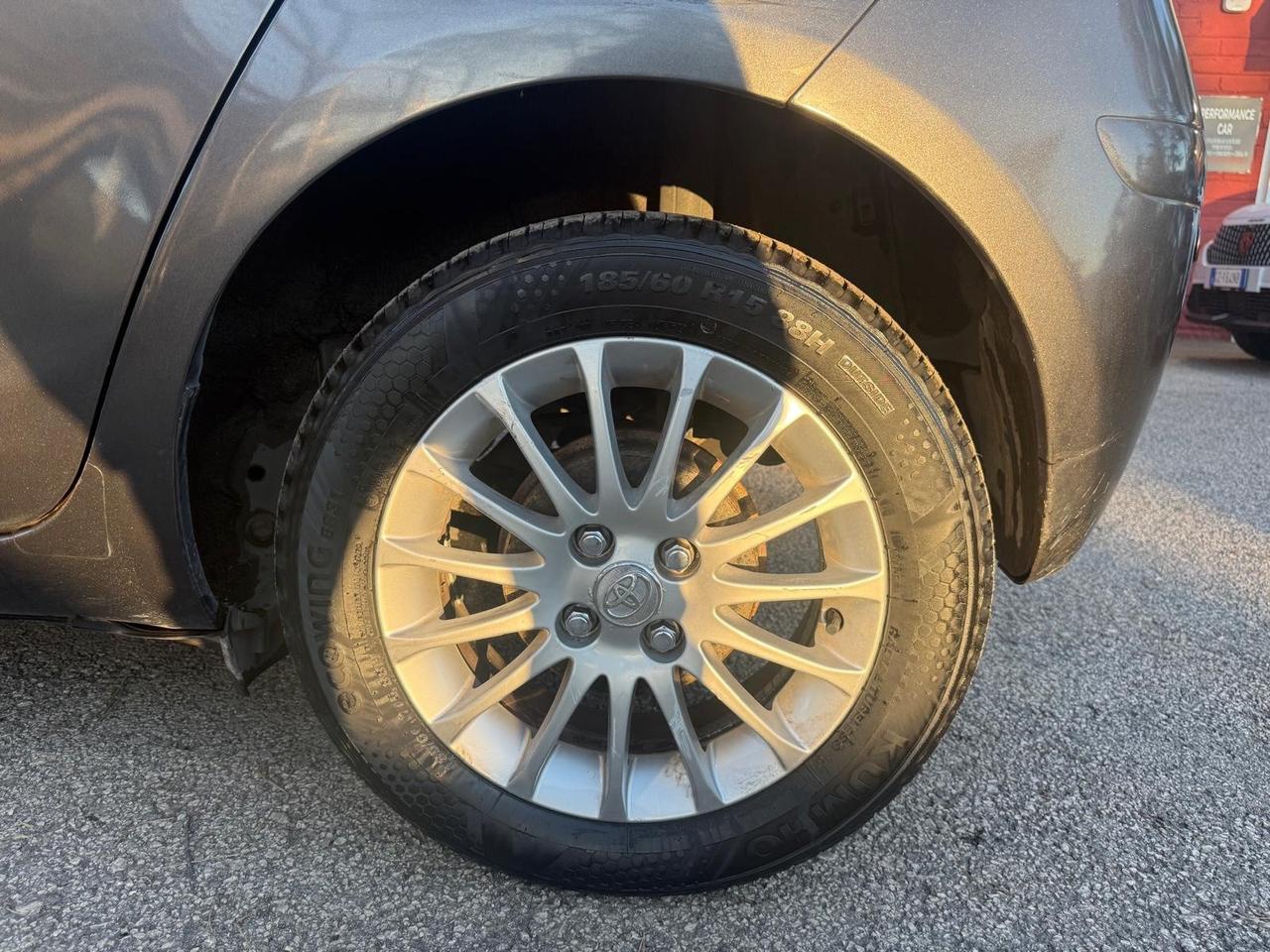 Toyota Yaris 1.3 5 porte