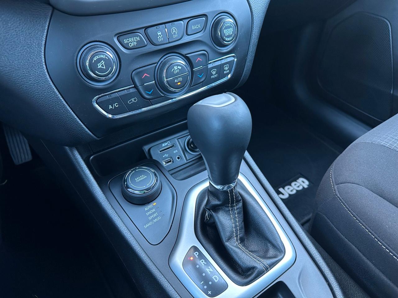 Jeep Cherokee 2.2MJT 185CV 4WD AUTOMATICA NAVI LED