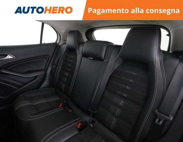 MERCEDES-BENZ GLA 180 d Automatic Business