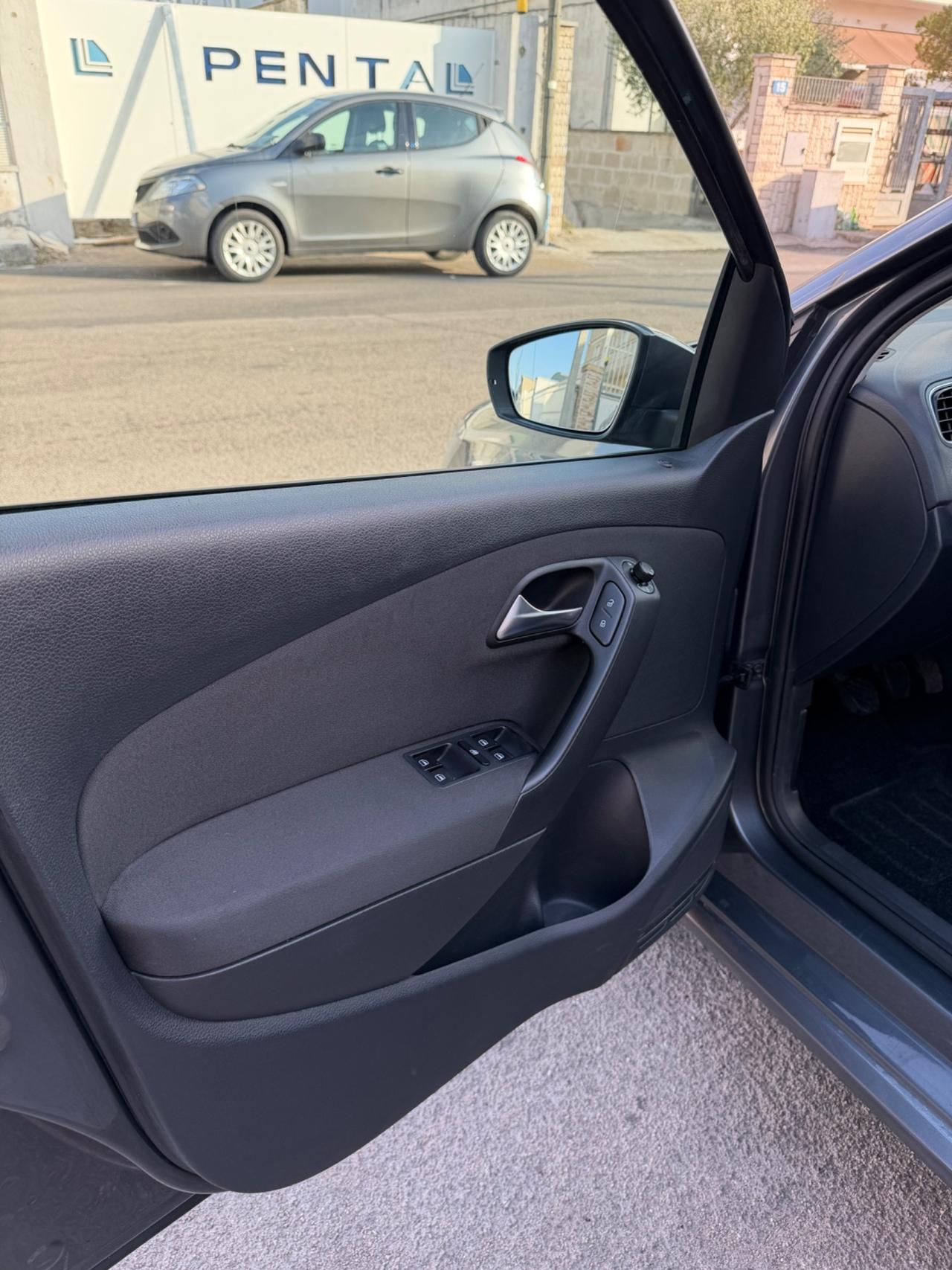 Volkswagen Polo 1.2 75 cvTDI-2011/CLIMA