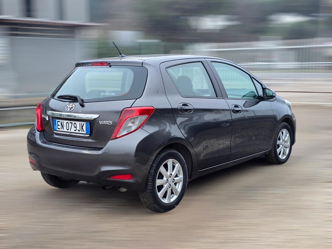 Toyota Yaris 1.0 5 porte Active