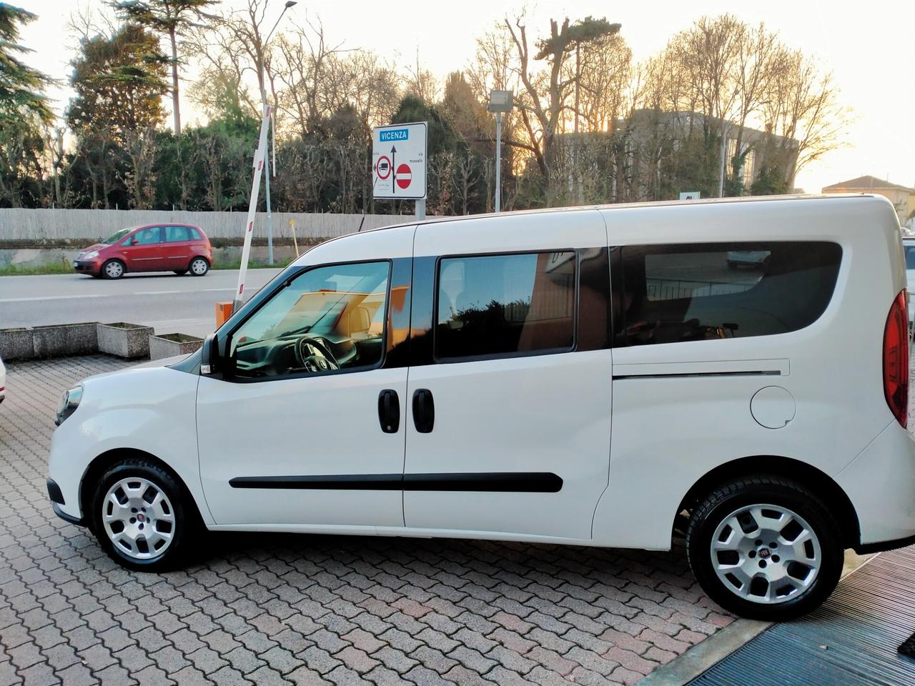 Fiat Doblo MAXI 1.6MJT COMBI N1 5 POSTI 105CV NAVIG. E6D TEMP