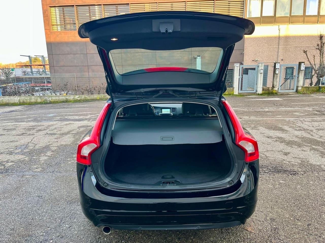 Volvo V60 2.0d 120cv 2016 127.000km euro6 perfetta