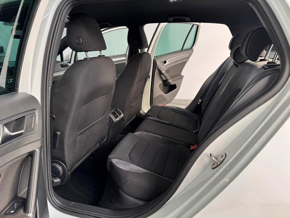 Volkswagen Golf 7.5 1.6 TDI 115 CV 5p. R-line 2018