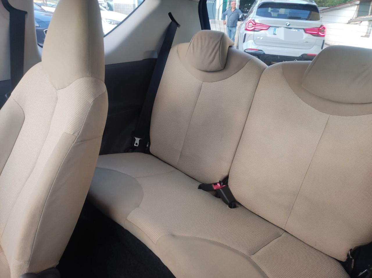 Peugeot 107 1.0 68CV 3p. Sweet Years