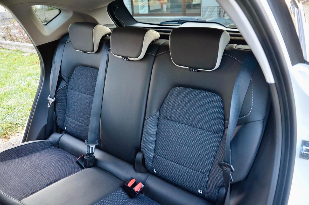 RENAULT CAPTUR 1.6 E-TECH PHEV PLUG-IN INTENS 160cv AUTO, GARANZIA UFFICIALE, UFFICIALE ITALIANA, UNICO PROPRIETARIO EURO 6D, BICOLORE, RETROCAMERA, NAVI, PERMUTE
