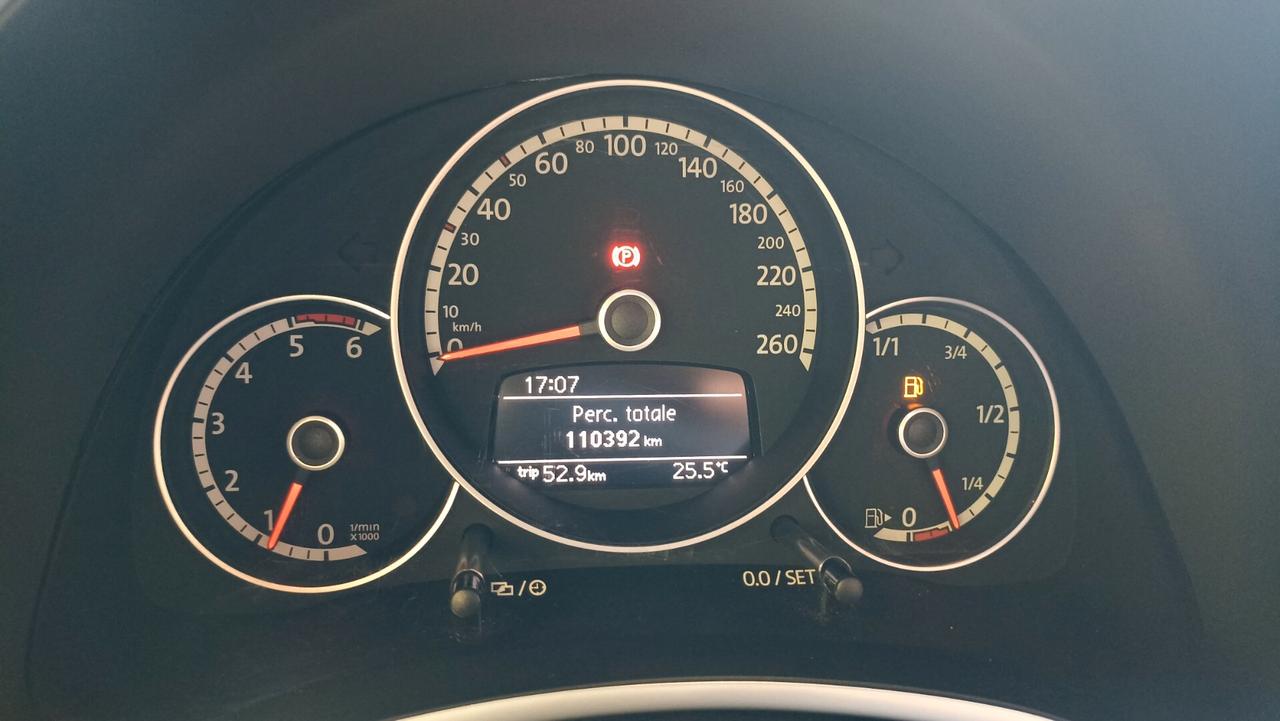 Volkswagen Maggiolino Cabrio 1.6 TDI Design 50° anniversario