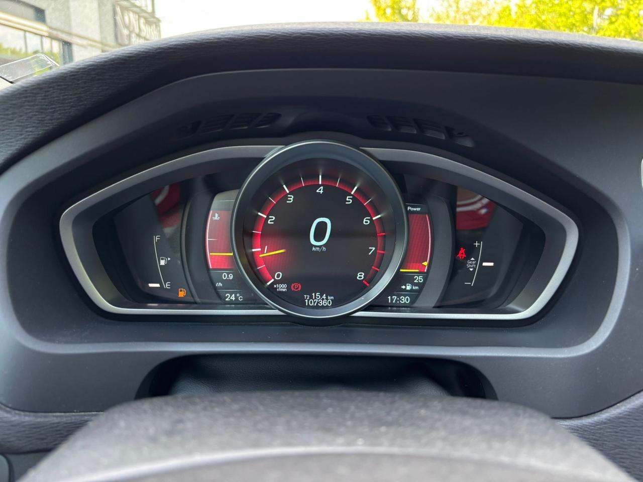 Volvo V40 T3 R-design Momentum