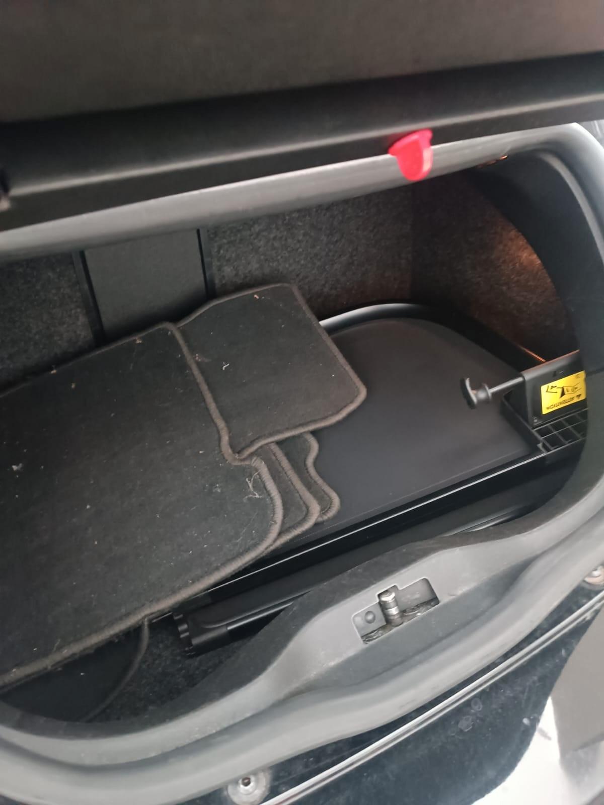 Volkswagen New Beetle 1.4 16V Cabrio OK NEOPATENTATI