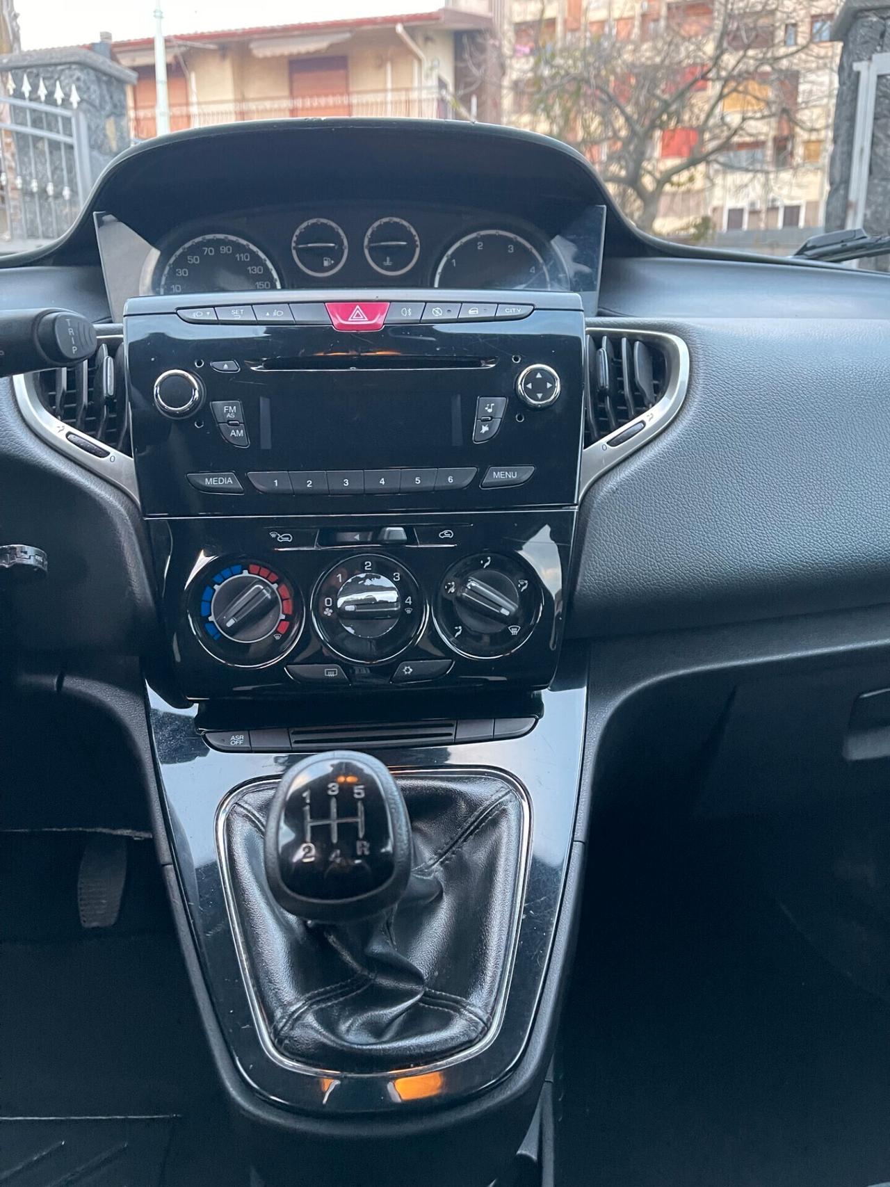 Lancia Ypsilon 1.3 MJT 95 CV 5 porte S&S