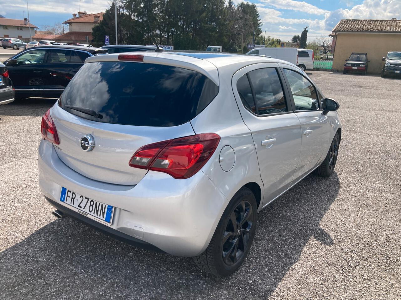 Opel Corsa 1.2 5 porte Advance 75CV