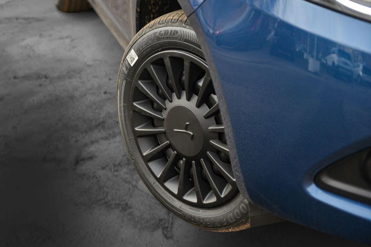 LANCIA Ypsilon III 2021 - Ypsilon 1.0 firefly hybrid Silver s&s 70cv