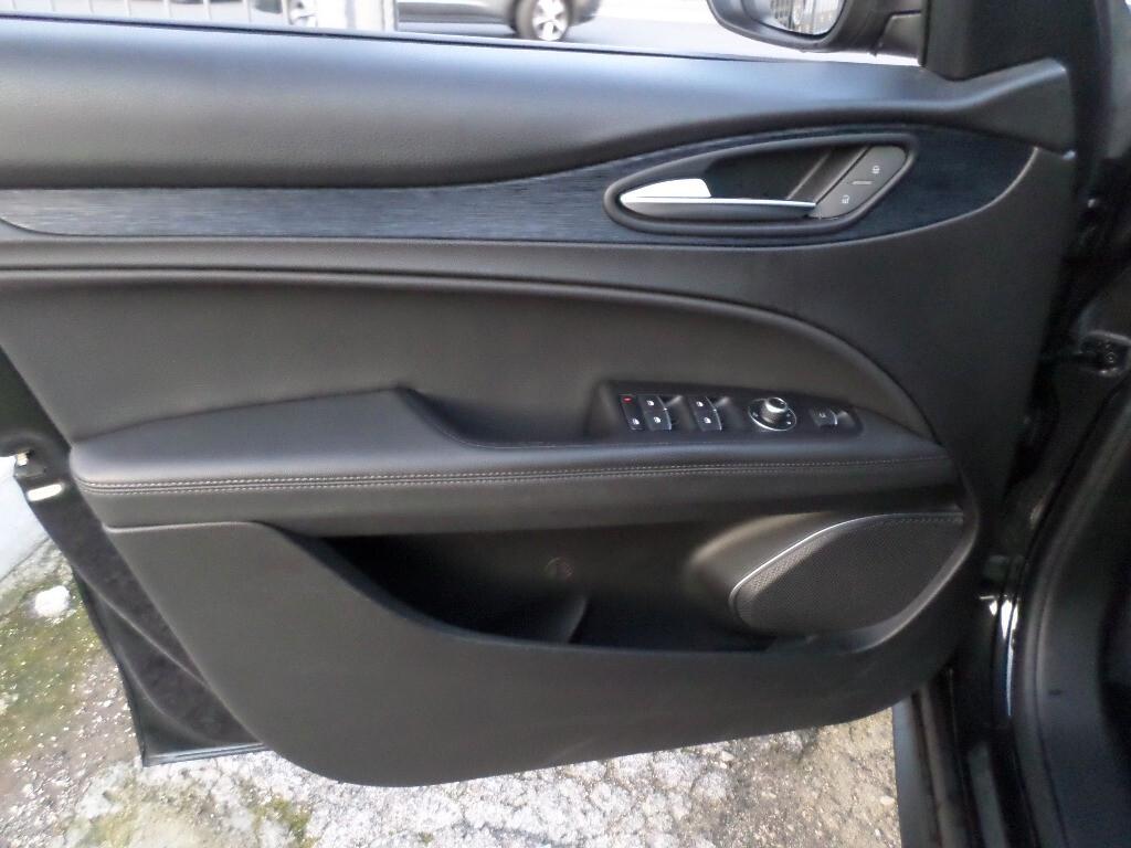 Alfa Romeo Stelvio 2.2 Turbodiesel 160 CV AT8 RWD Rosso Edizione