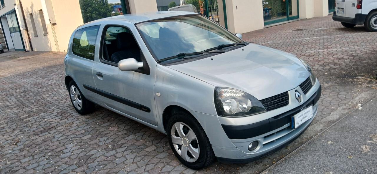 Renault Clio 1.2 16v neopatentati benzina
