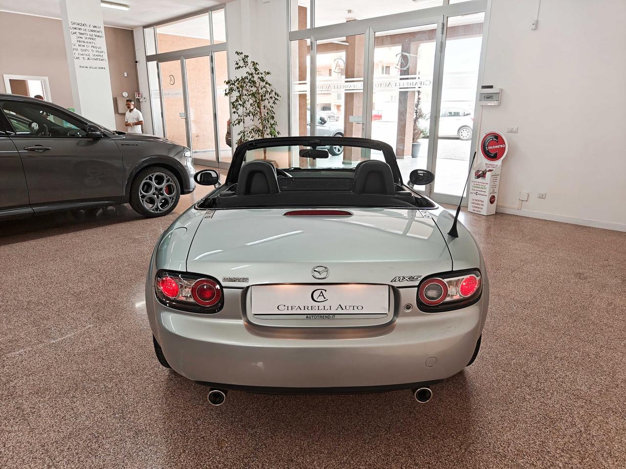 Mazda MX-5 Roadster 1.8L Wind