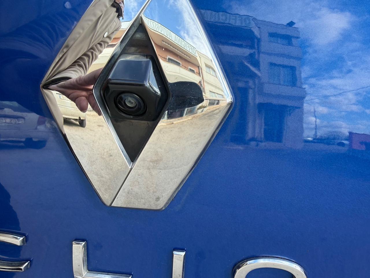 Renault Clio Full Hybrid E-Tech 140 CV 5 porte Initiale Paris