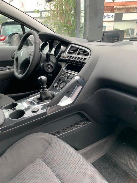 Peugeot 3008 1.6 HDi 115CV Allure