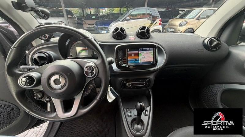 smart fortwo NAVI SENSORI PARCHEGGIO RATA MENSILE 235,00 EURO fortwo EQ Passion