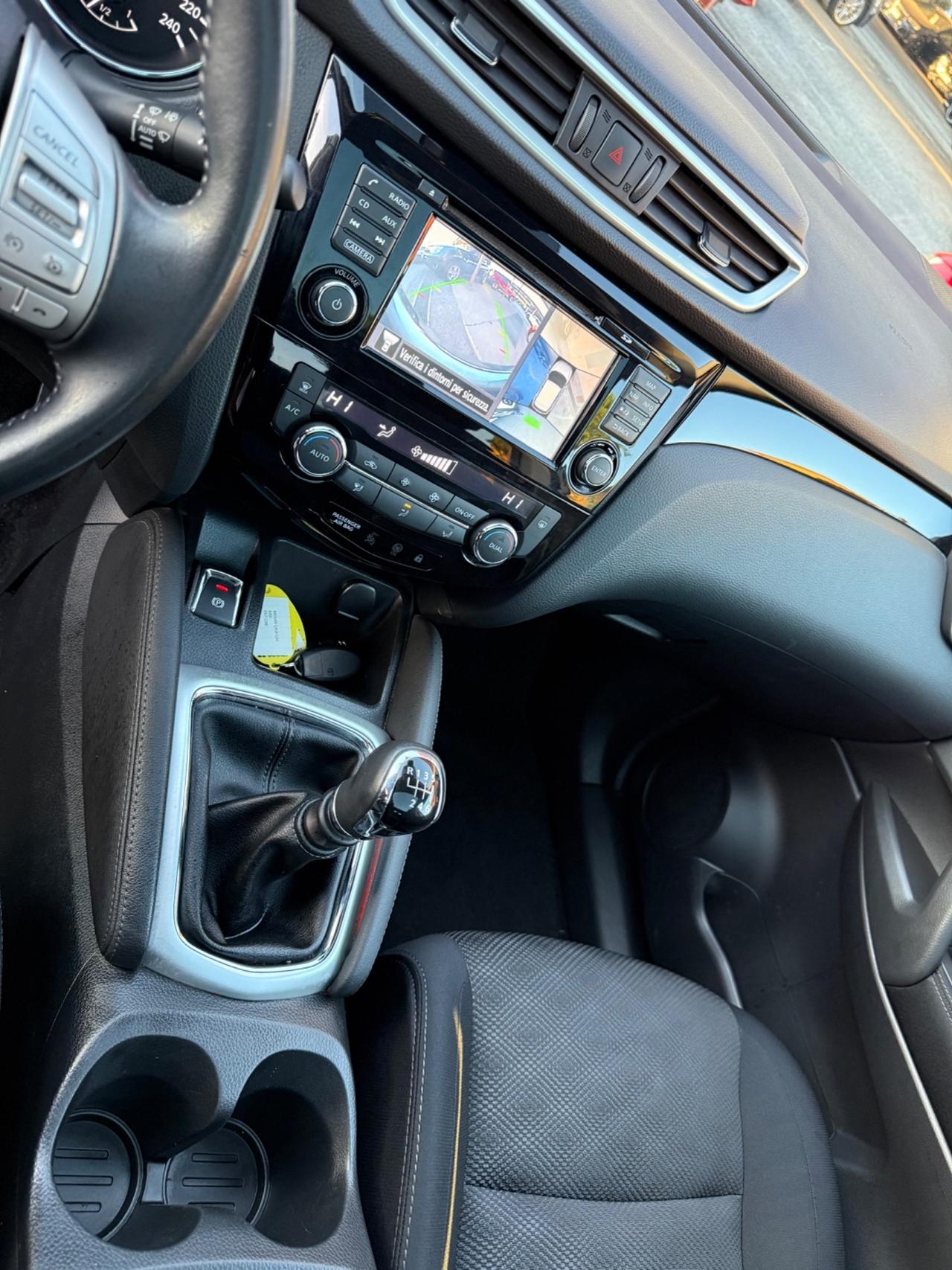Qashqai 1.5 dCi Tekna-unipro( 58 mila km )-rate-garanzia