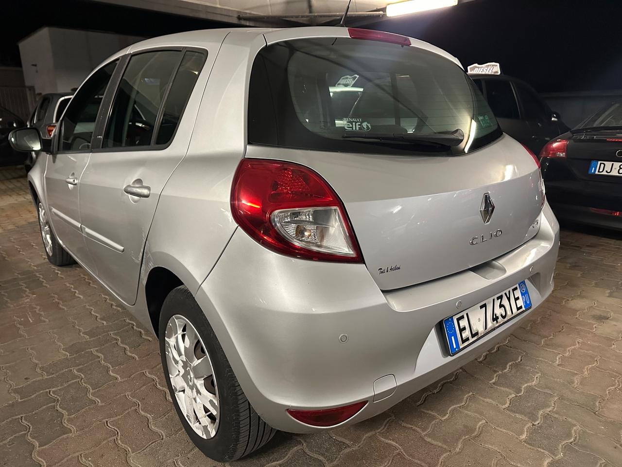 Renault CLIO 1.5 DIESEL 2012 - TOM TOM