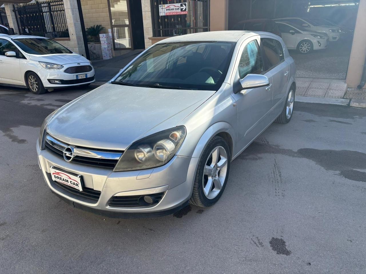 Opel Astra 1.9 16V CDTI 150CV 5 porte Cosmo