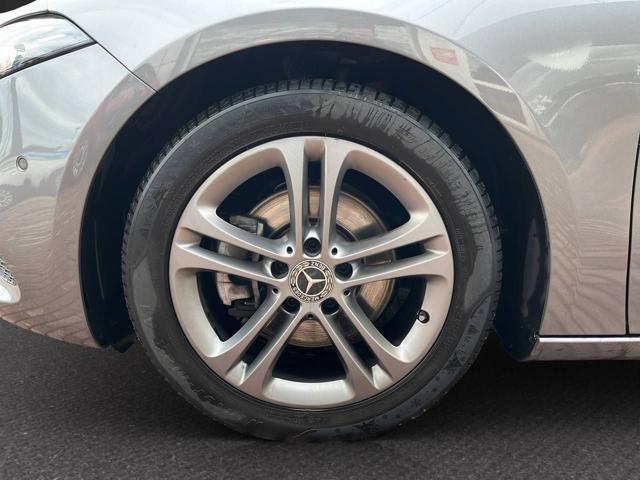 MERCEDES-BENZ A 200 Sport