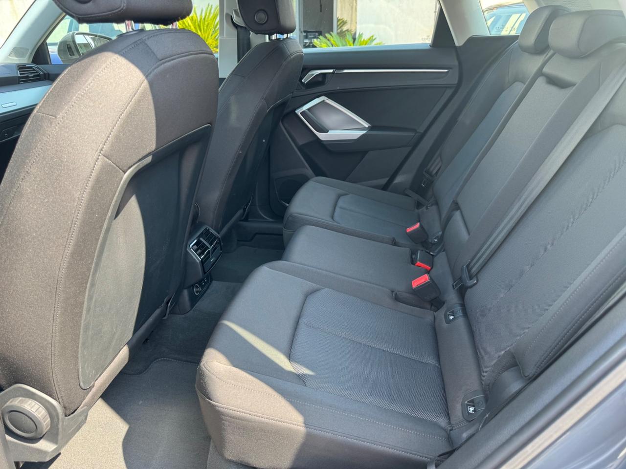 Audi Q3 35 TDI S tronic Business Advanced