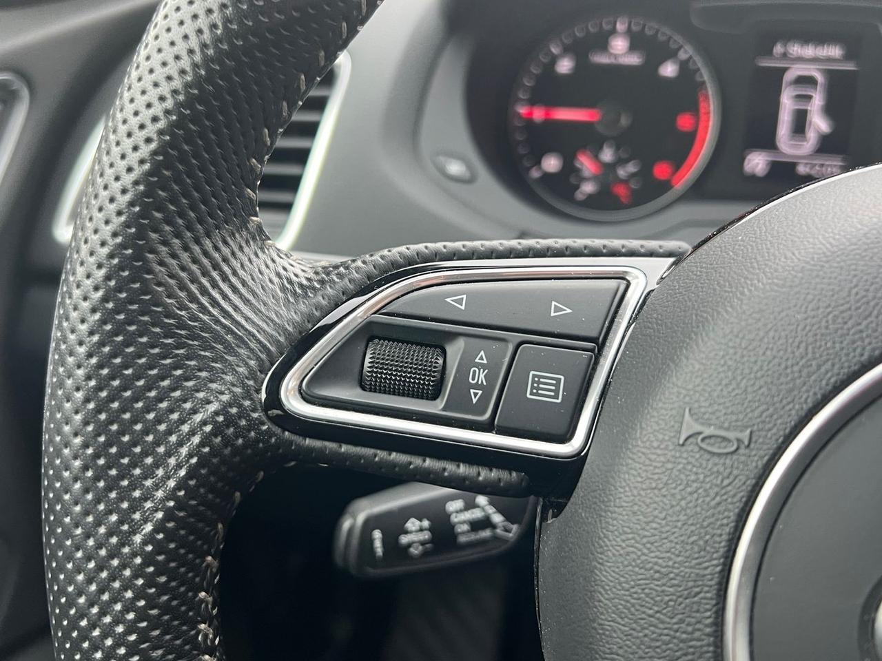 Audi Q3 S Line Edition 2.0 TDI #8832