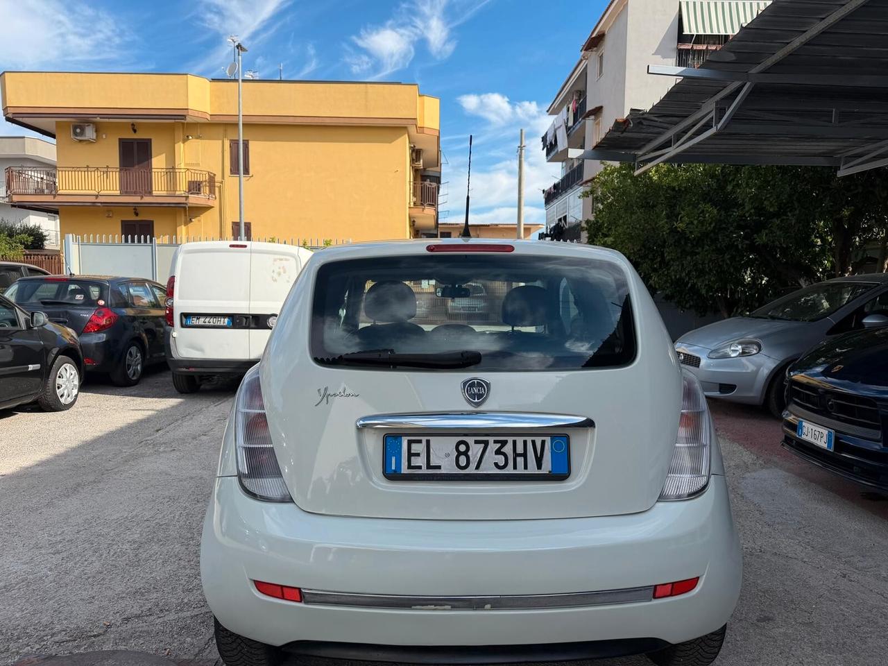 Lancia Ypsilon 1.3 MJT 75 CV Unyca