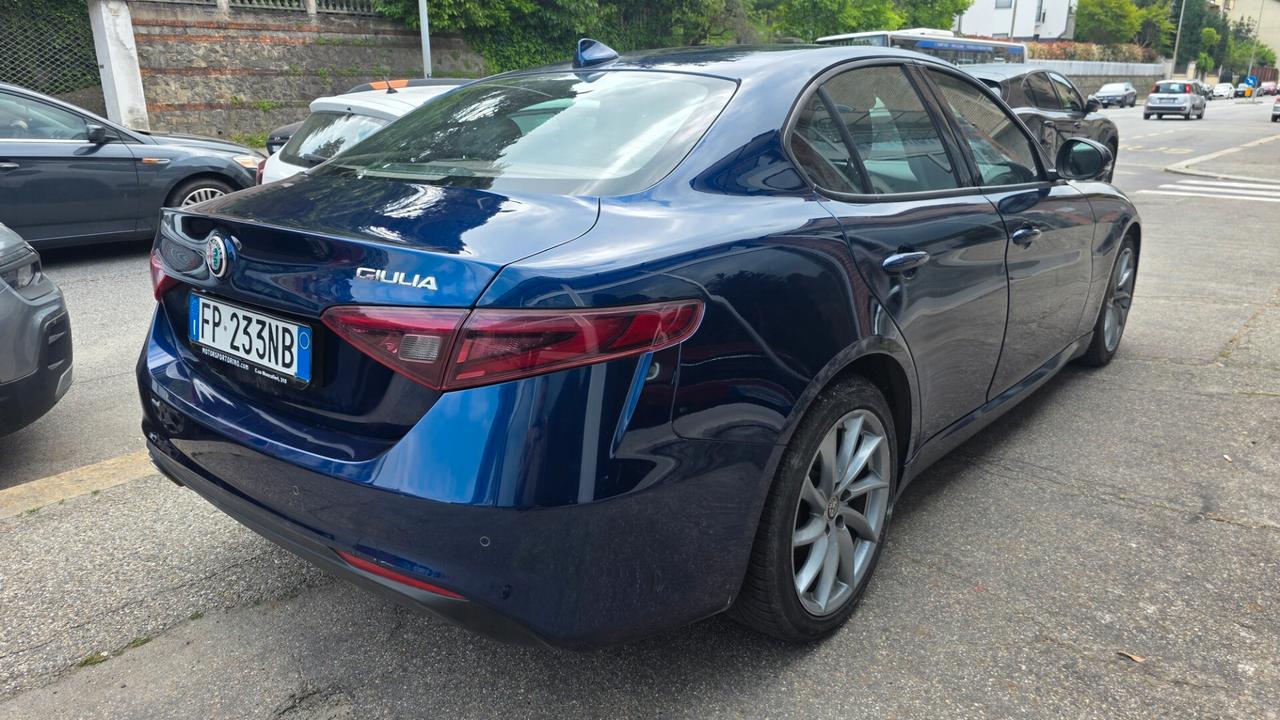 Alfa Romeo Giulia 2.2 Turbodiesel 150 CV AT8