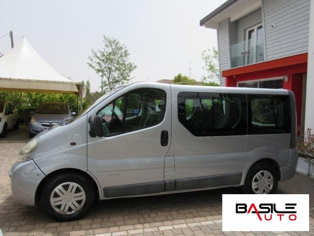 RENAULT TRAFIC 8 POSTI