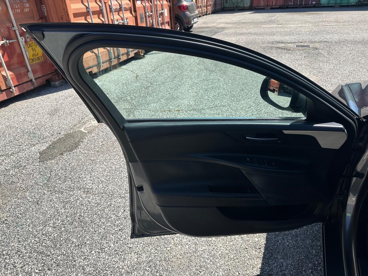 Jaguar XE 2.0 D Turbo aut. Pure PELLE NAVI