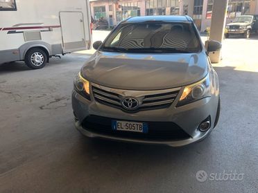 Toyuta avensis Diesel anno ottobre 2012 euro 5B km