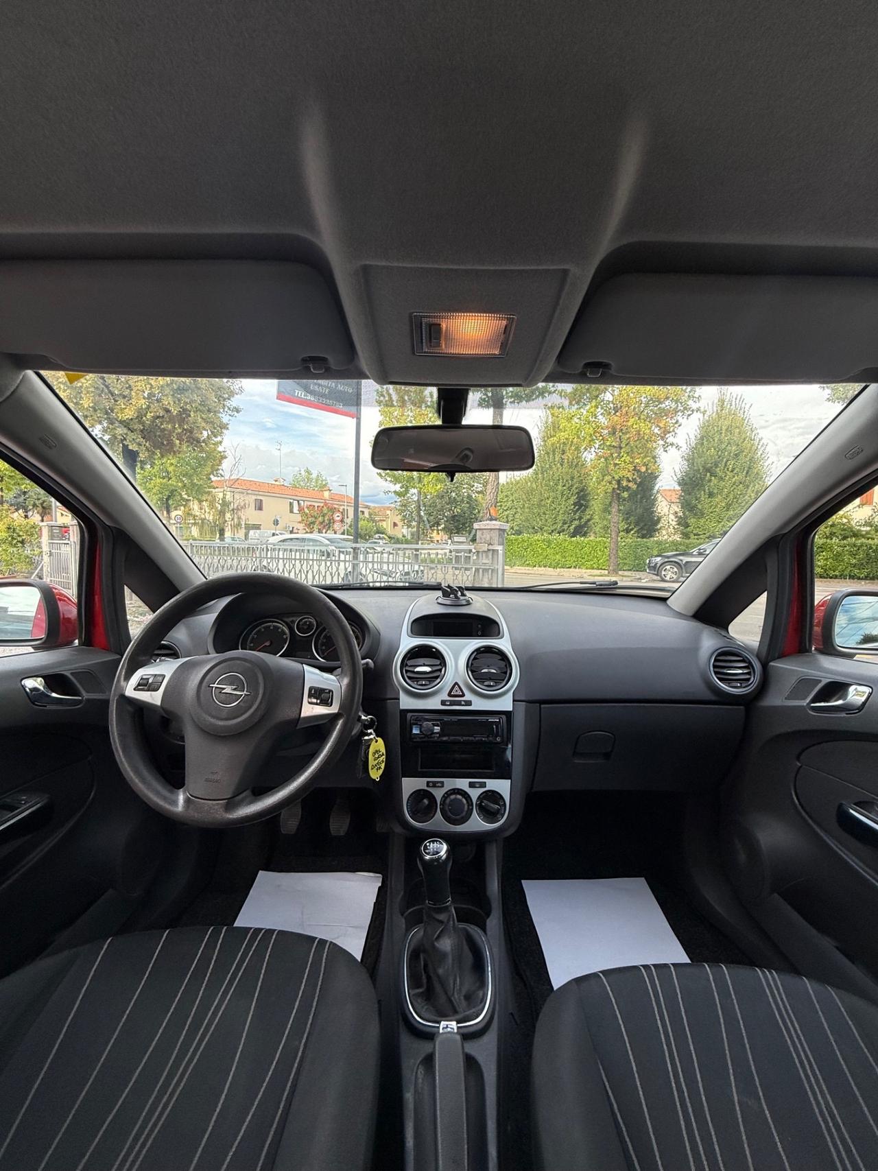 Opel Corsa 1.2 5 porte Cosmo