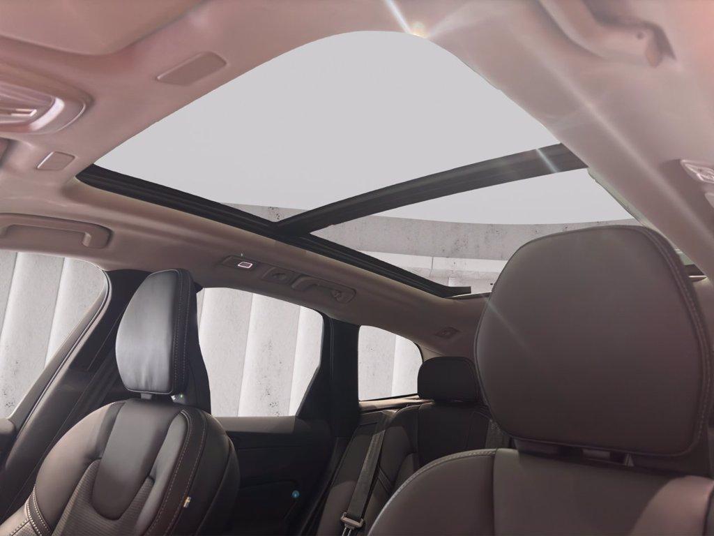 VOLVO XC60 2.0 b5 mhev Ultra Dark awd auto del 2025