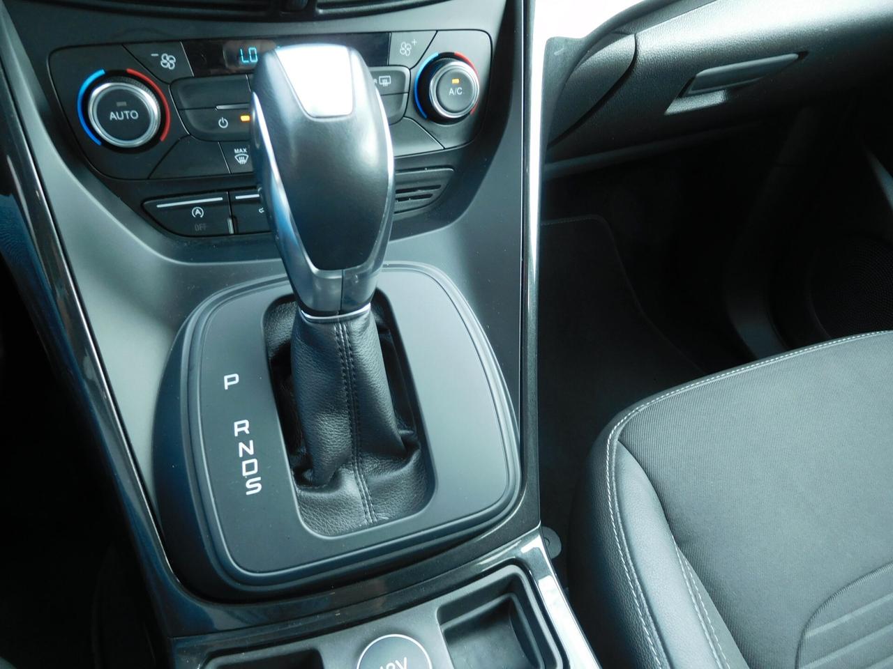 Ford Kuga 2.0 TDCI 150 CV S&S 4WD Powershift Titanium