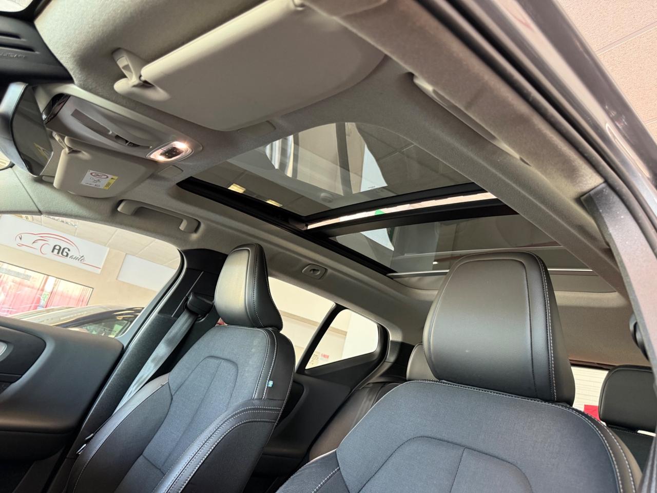 Volvo XC40 D4 AWD Geartronic Momentum TETTO APRIBILE PANORAMICO