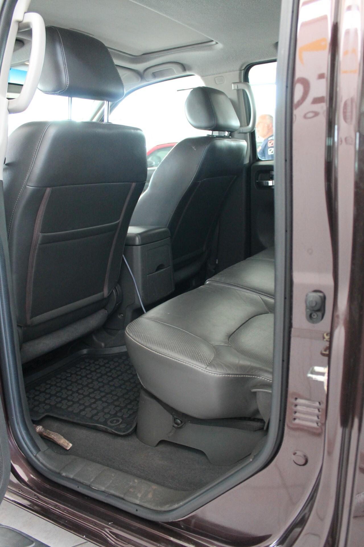 Nissan Navara 3.0 dCi 4 porte Double Cab LE V6