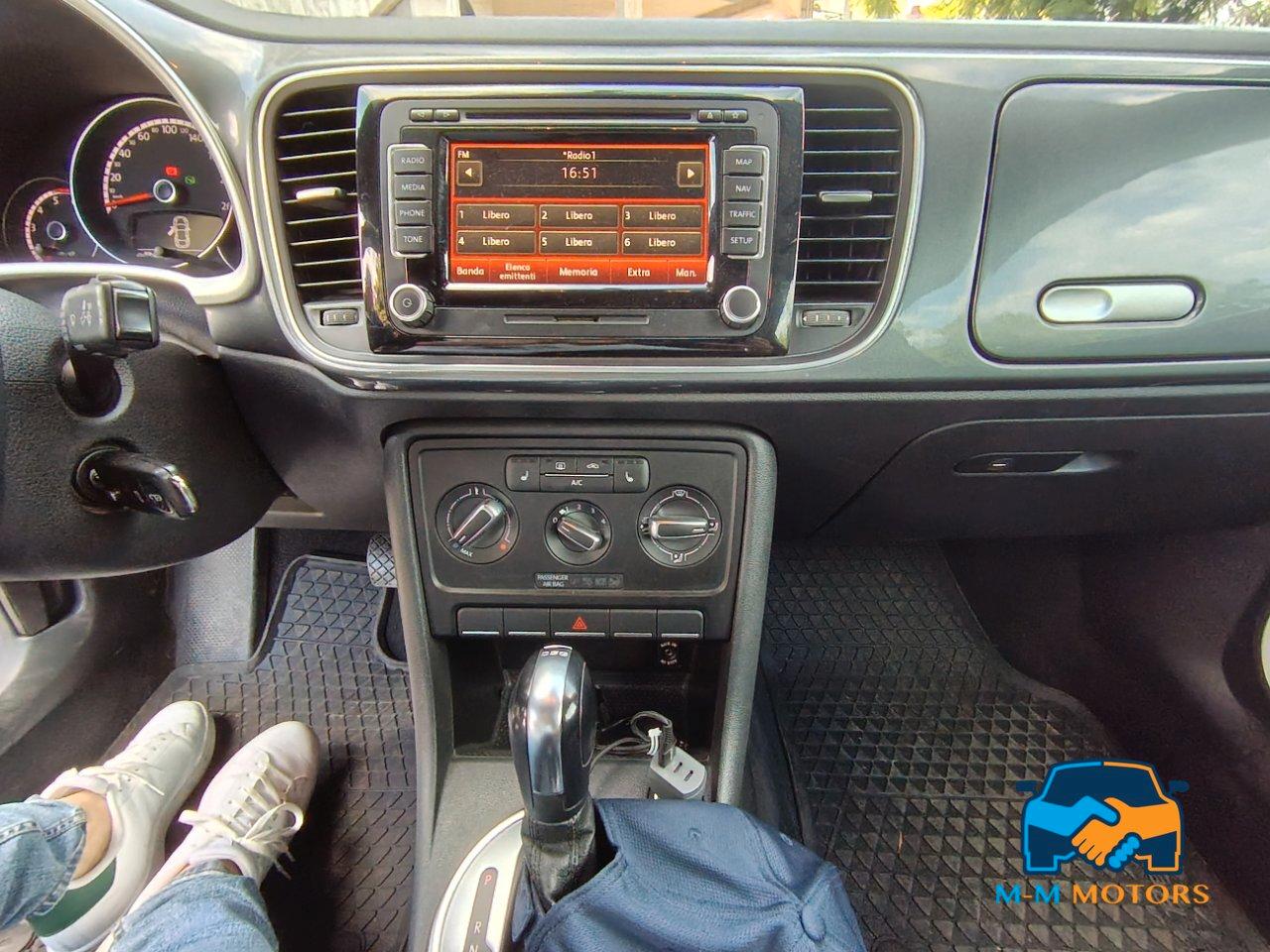 Volkswagen Maggiolino Cabrio 1.6 tdi Design 105cv dsg