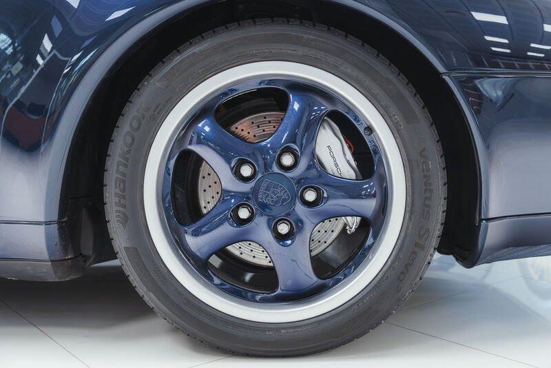 Porsche 911 PORSCHE 911 993 CARRERA 4