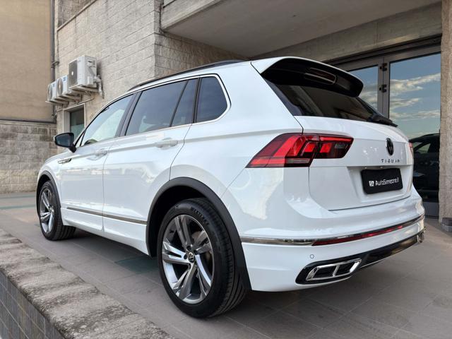 VOLKSWAGEN Tiguan 2.0 TDI 150 CV SCR DSG R-Line LUCI AMBIENTE