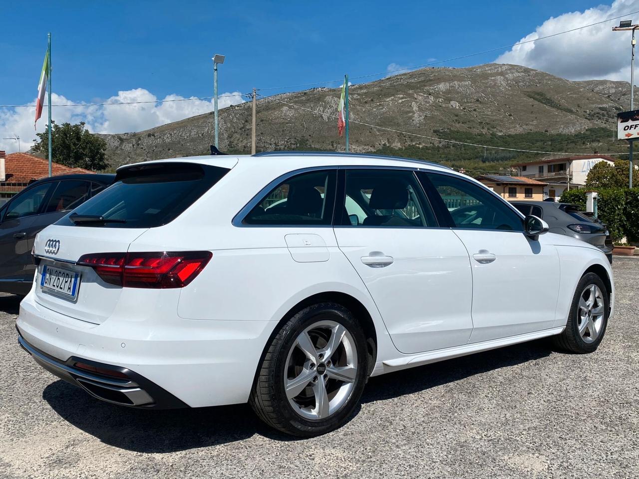 Audi A4 30 TDI/136 CV S tronic Business Advanced