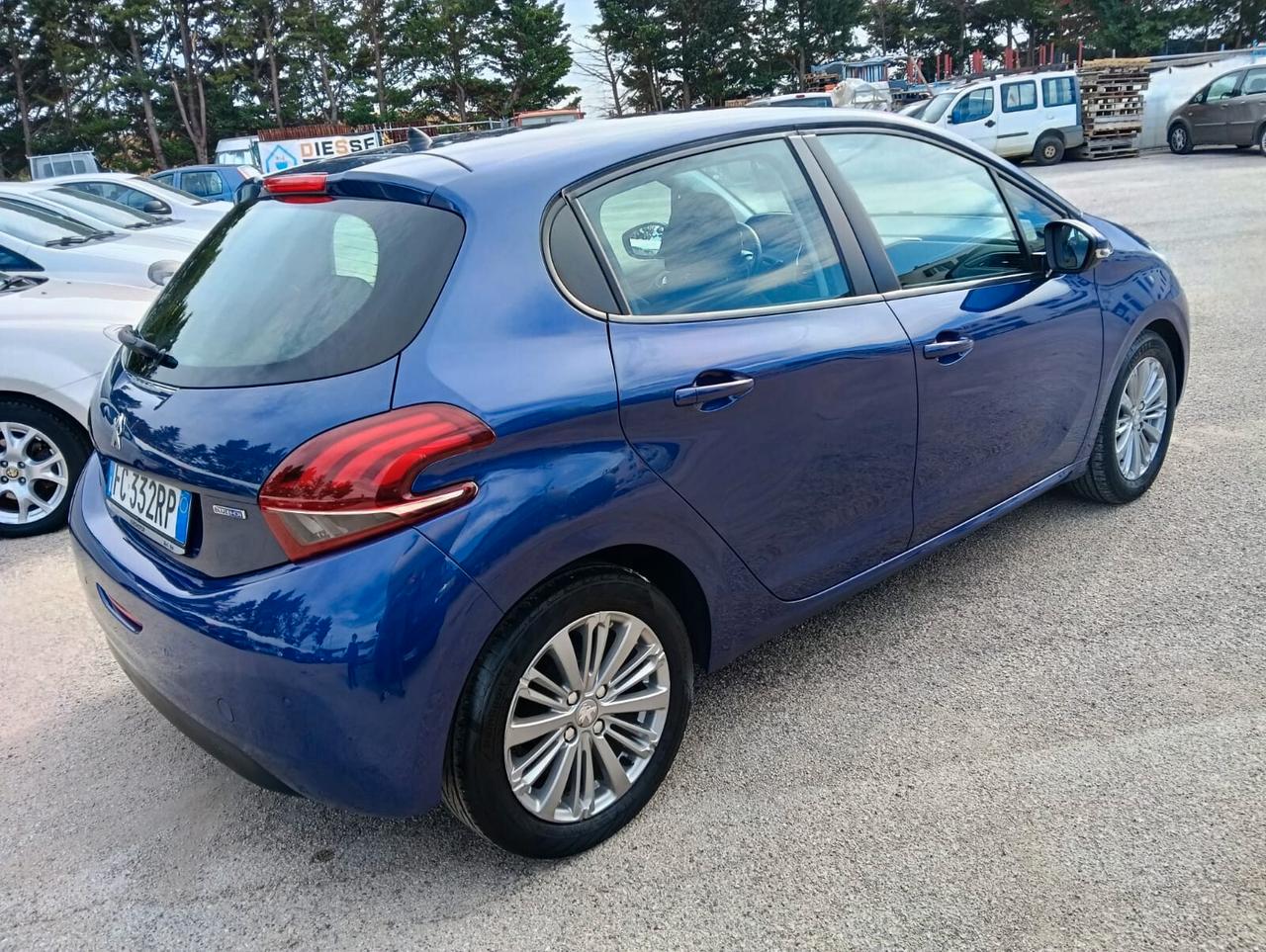 Peugeot 208 1.6BlueHDi 75cv 5p Active