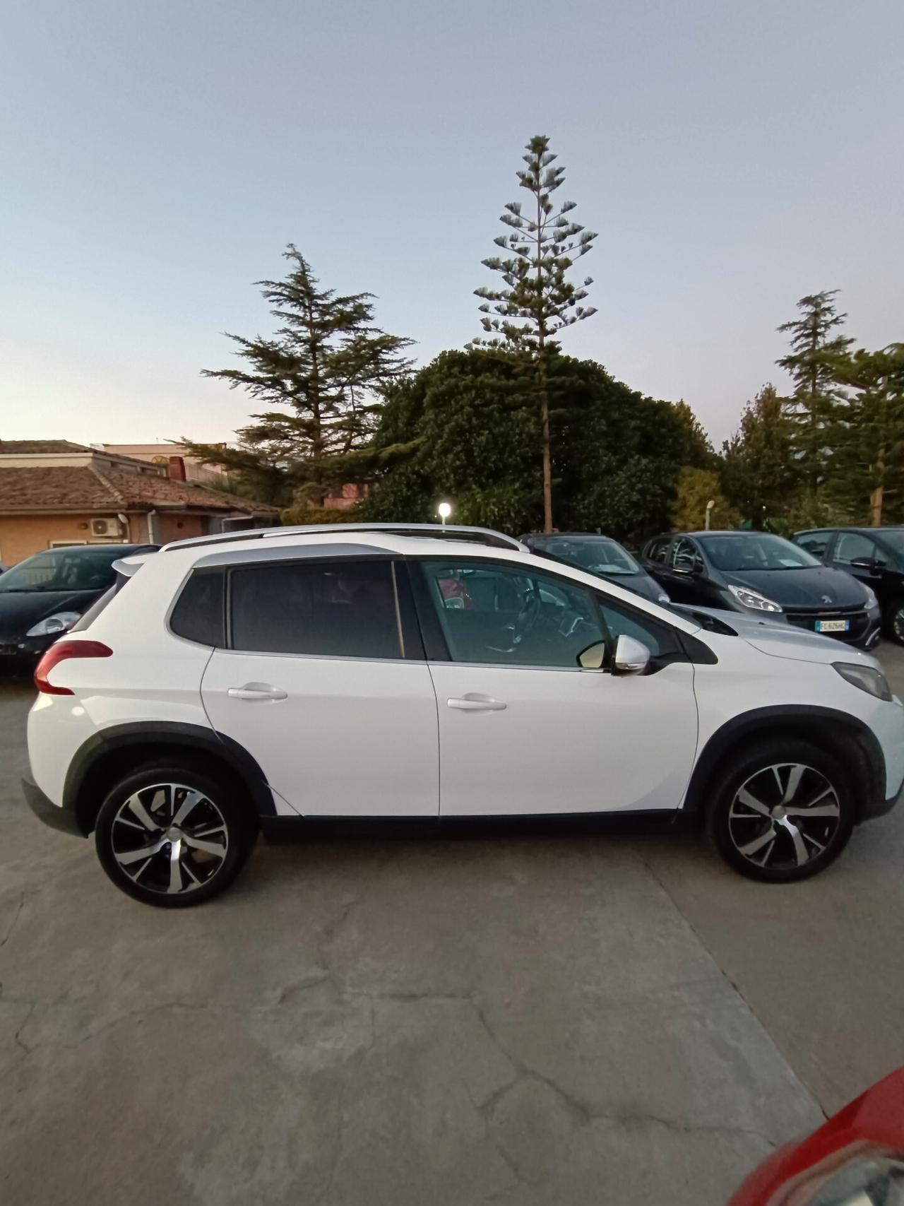 Peugeot 2008 BlueHDi 120 S&S Allure