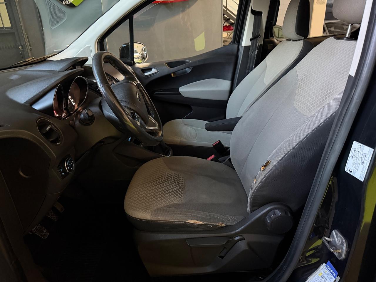 Ford Tourneo Courier 1.6 TDCI 95 CV Titanium -5posti-