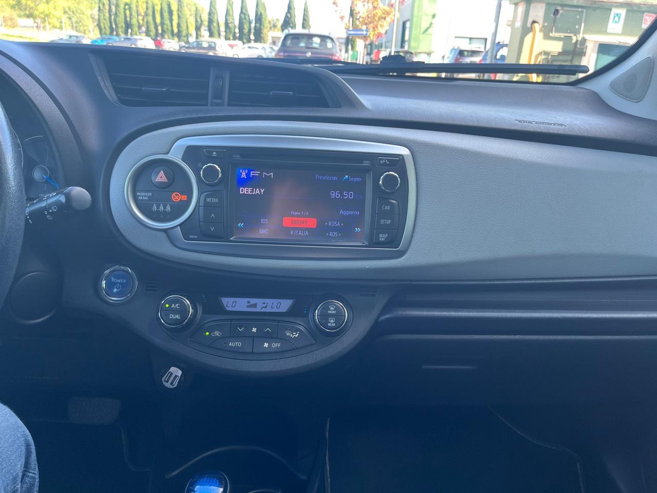 Toyota Yaris 1.5 Hybrid 5 porte Lounge automatica