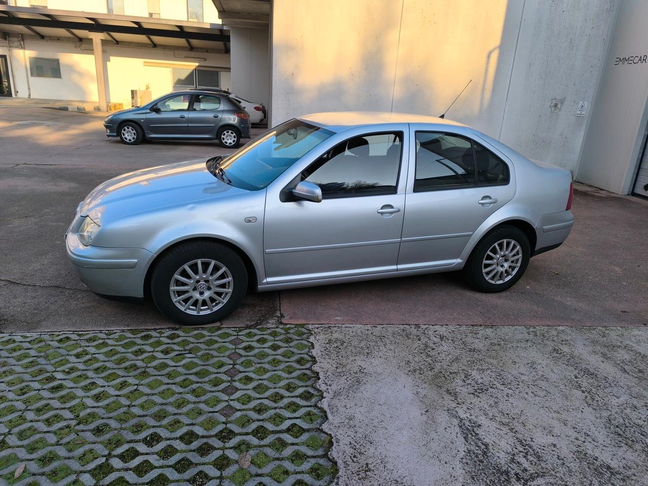 Volkswagen Bora 1.6 16V cat Trendline