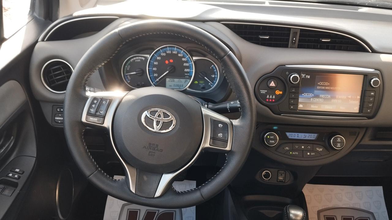 TOYOTA YARIS 1.5 Hybrid AUTO -GRANZIA FULL