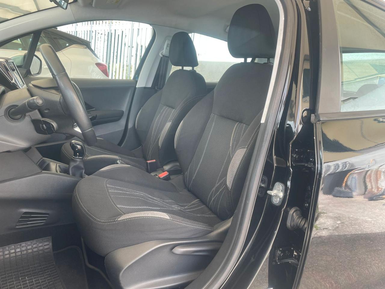 Peugeot 208 1.4 HDi 68 CV 5 porte Allure